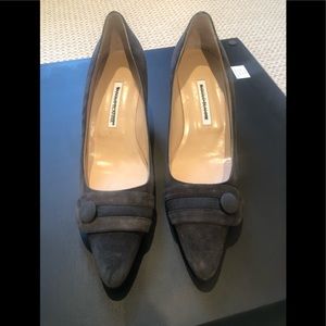 Brand new Manolo Blahnik suede pumps